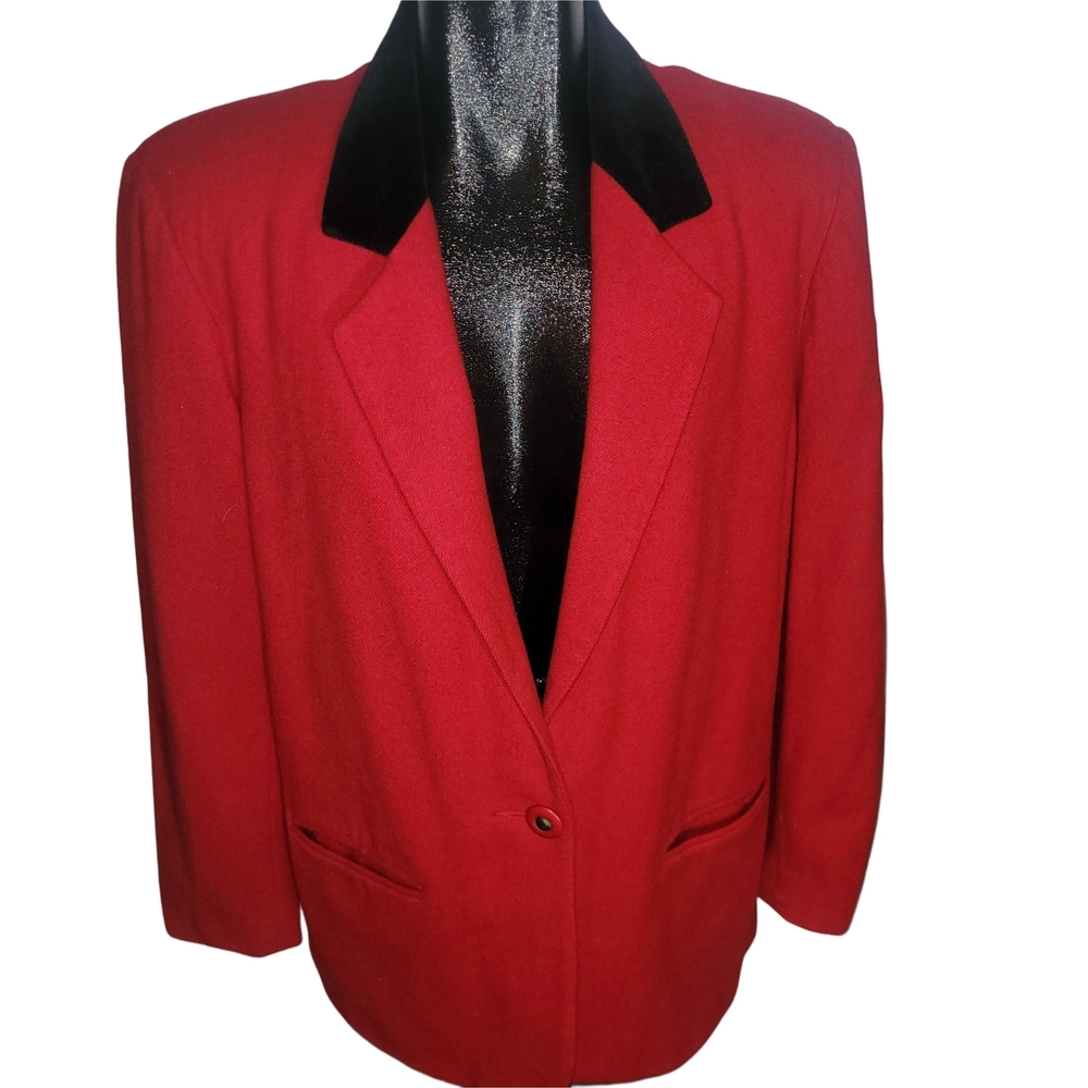 Sag Harbor Vintage 90's Red Wool Blazer with Black Collar 12